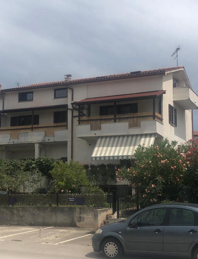 Apartment Novigrad City Centre Екстер'єр фото